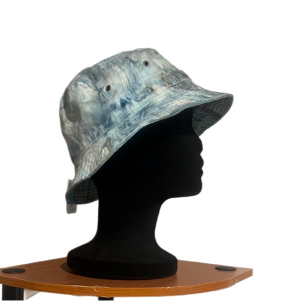 Hand dyed bucket hat marble style. S/m